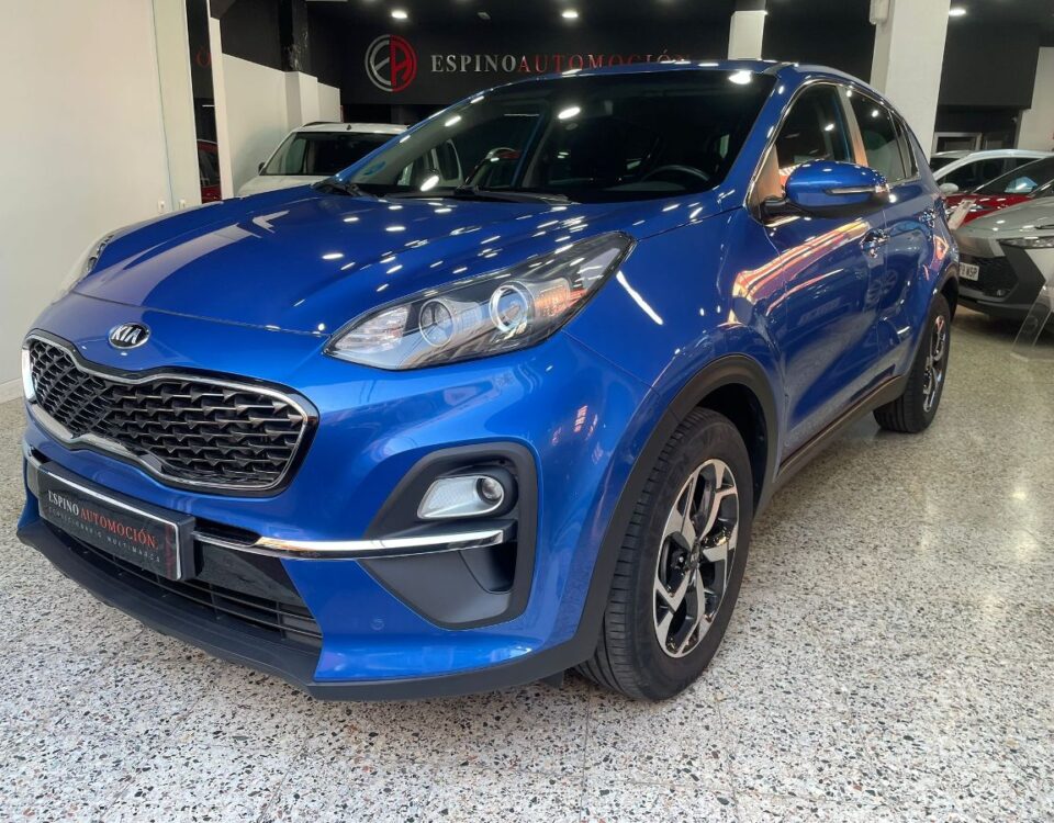 Frontal tres cuartos KIA Sportage 1.6 MHEV Drive Plus 4x2