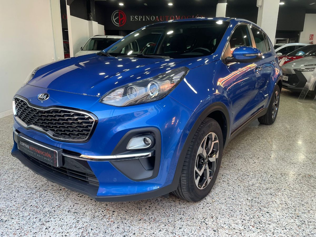 Frontal tres cuartos KIA Sportage 1.6 MHEV Drive Plus 4x2